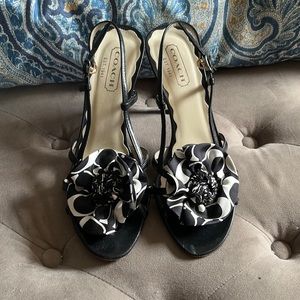 Authentic Coach heels with silk bow detail in front leather 4inch heel size 7.5